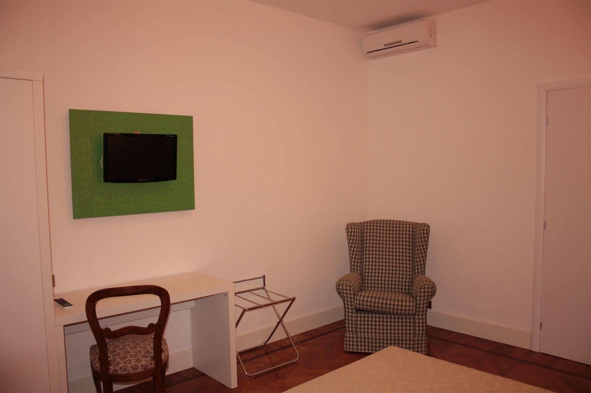 Hotel Da Cesare Стреза Екстериор снимка